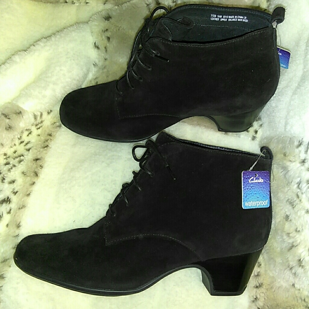CLARKS BLACK SUEDE WATERPROOF BOOTIES